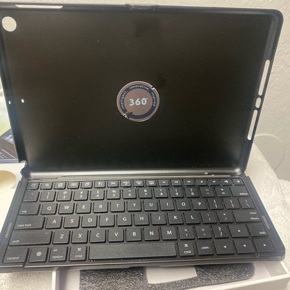 Targus iPad Air cover case and keyboard new!! - Picture 4 of 11